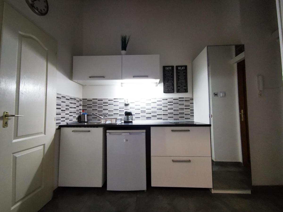 Kst Apartman Apartment Будапеща Екстериор снимка